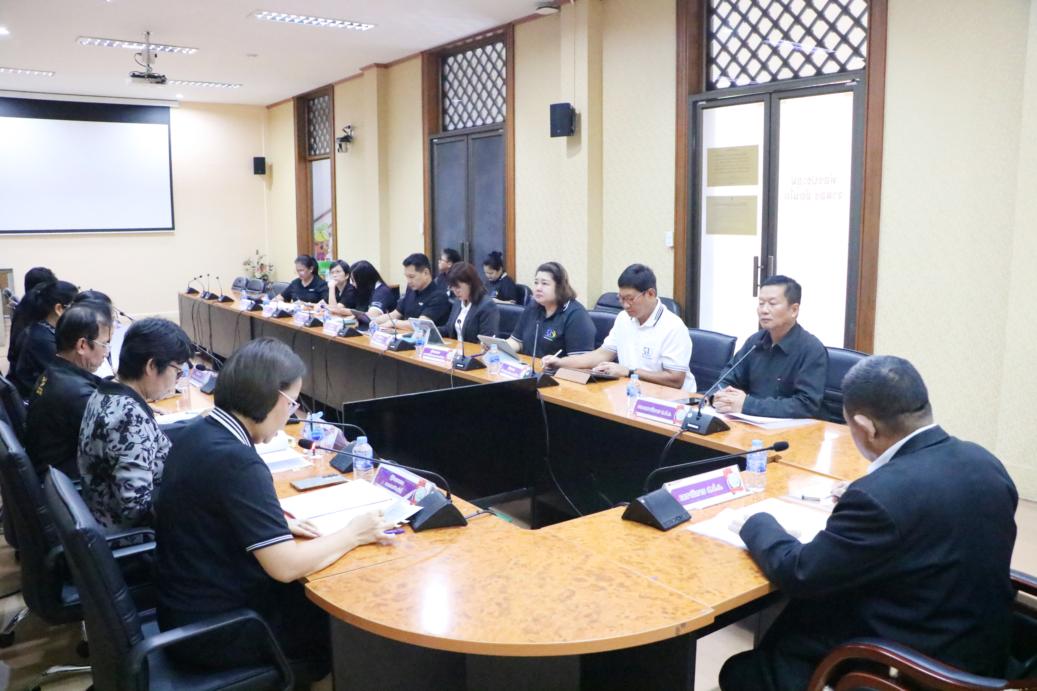 title - ส.ป.ก. ประชุมคณะกรรมการพิจารณาการขอพระราชทานเครื่องราชอิสริยาภรณ์ อันเป็นที่เชิดชูยิ่งช้างเผือก เครื่องราชอิสริยาภรณ์อันมีเกียรติยิ่งมงกุฎไทย และเหรียญจักรพรรดิมาลา ครั้งที่ 2/2569